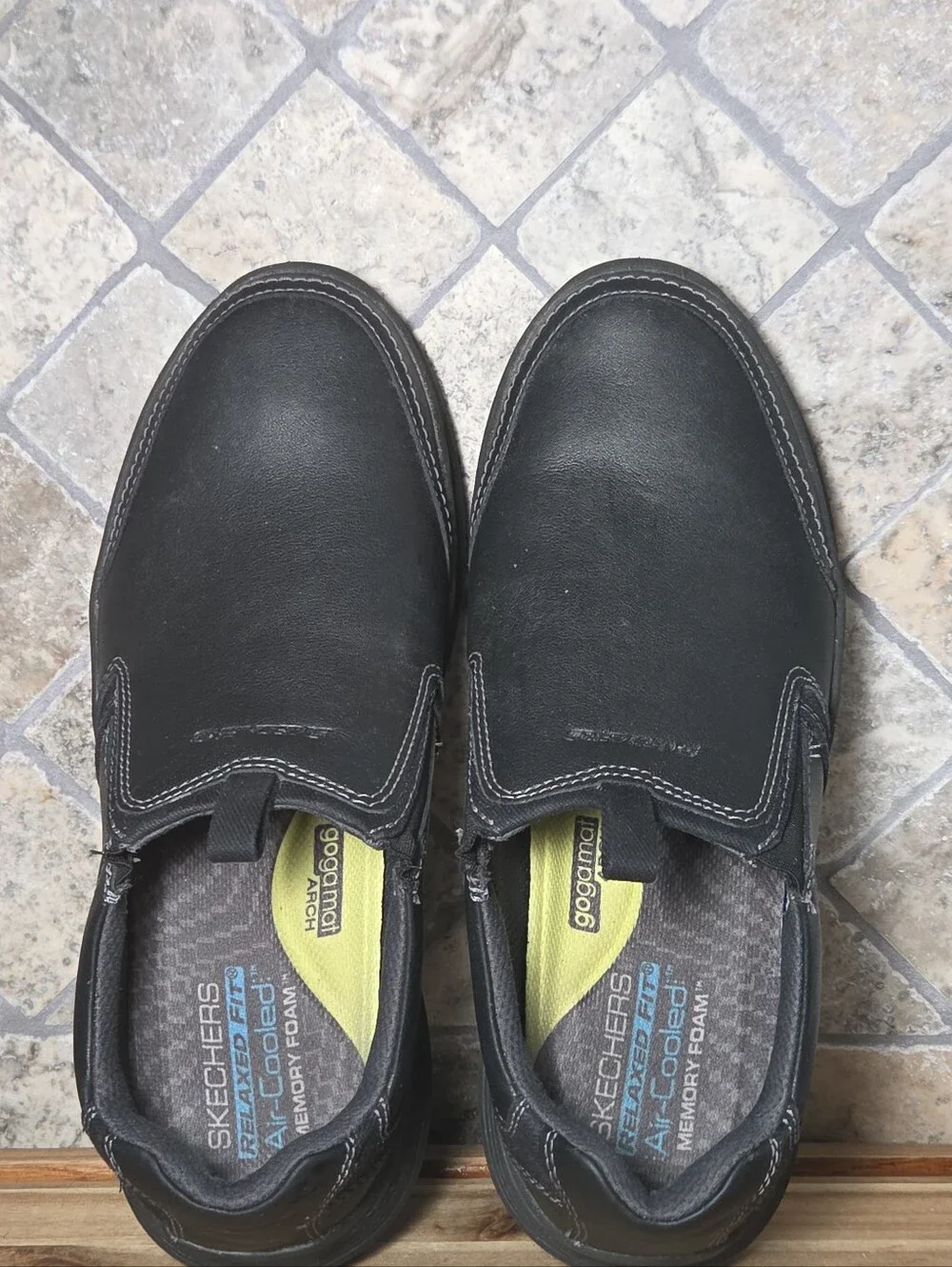 Skechers Mens Relaxed Fit Leather Slip On Loafers Black Size 10.5 Versatile